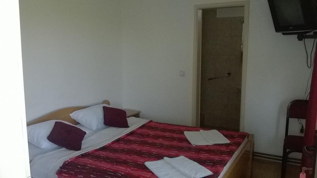 B&B Ljubicevski Raj โปชาเรวัซ ภายนอก รูปภาพ