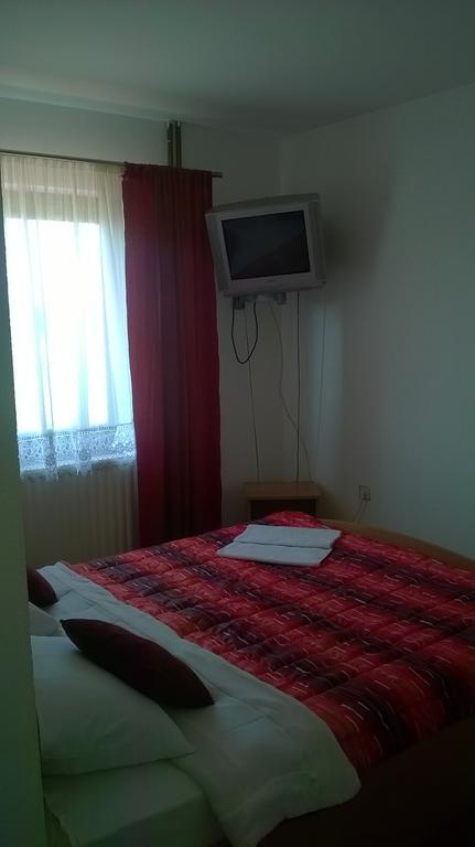 B&B Ljubicevski Raj โปชาเรวัซ ภายนอก รูปภาพ