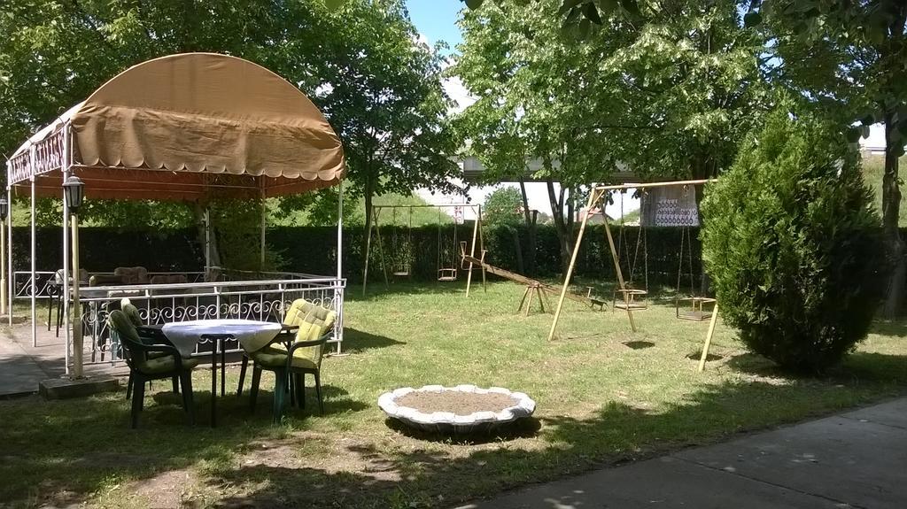 B&B Ljubicevski Raj โปชาเรวัซ ภายนอก รูปภาพ